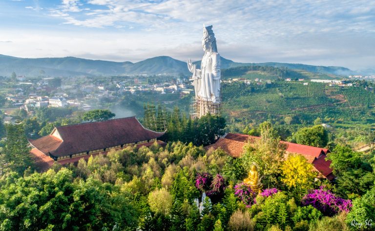 Chùa Linh Ẩn Tự Đà Lạt | Nơi có tượng Phật Quan Âm lớn nhất Việt Nam