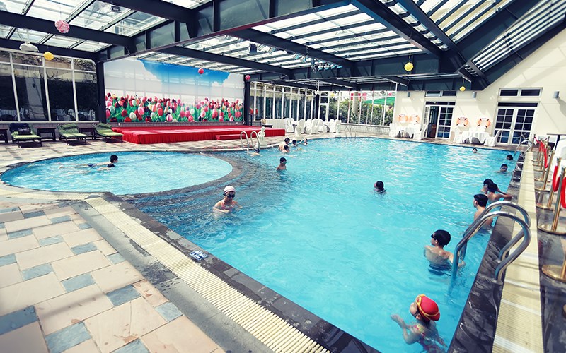 Hồ bơi khách sạn Sài Gòn Đà Lạt
