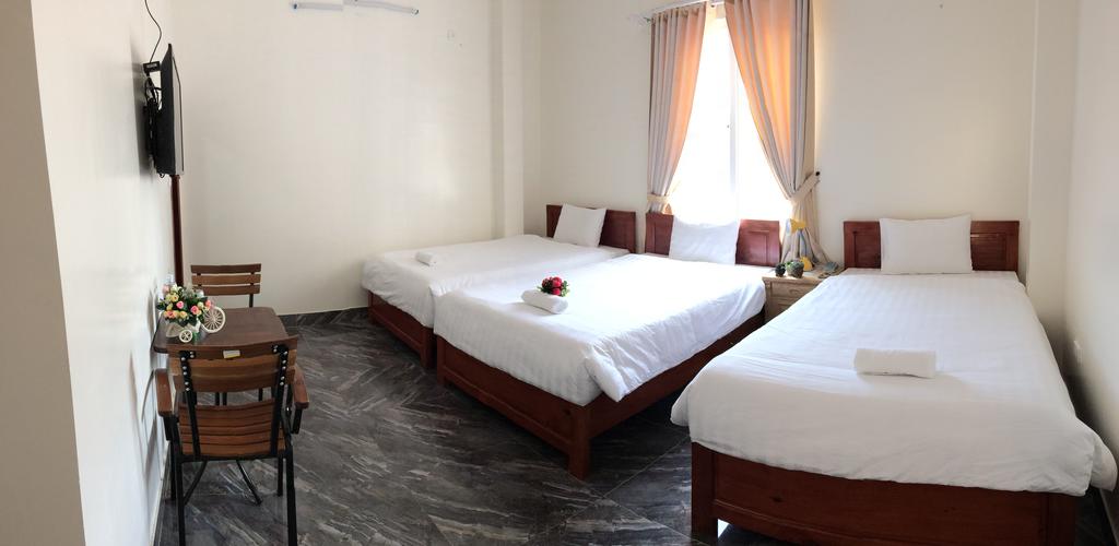 phòng 3 người khách sạn Hoàng Phong