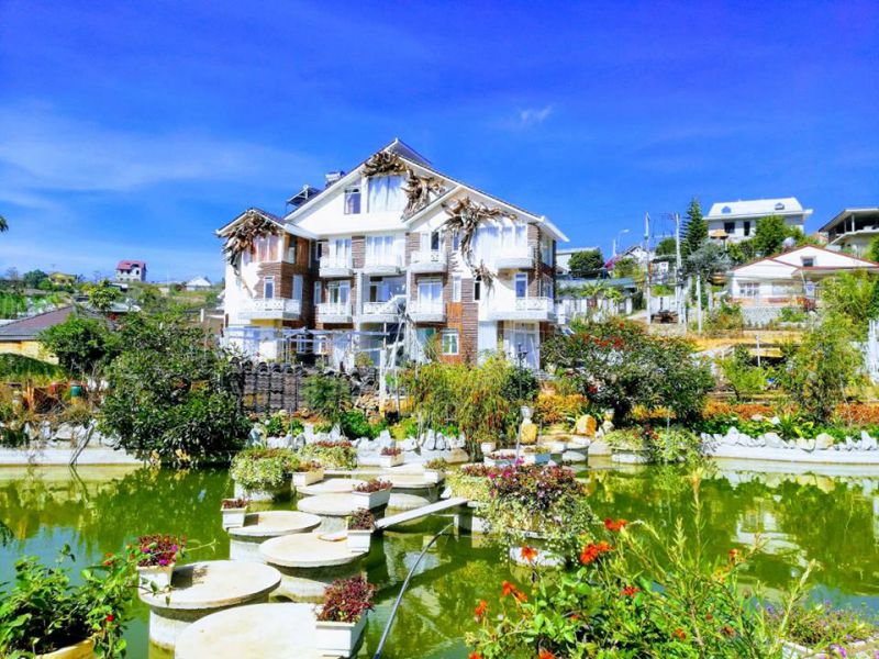 Strawberry Garden Hotel