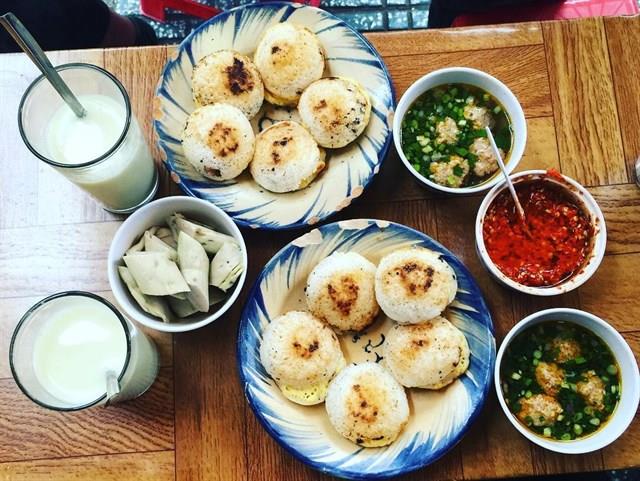 Bánh căn ngon tại Đà Lạt