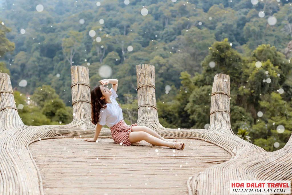 check in bàn tay phật khổng lồ