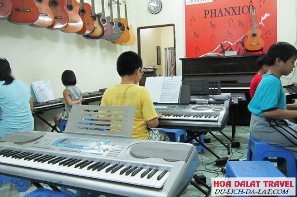 Lớp học đàn piano