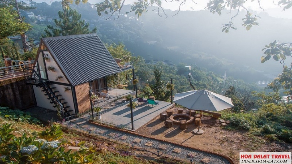 homestay Đà Lạt view đồi thông