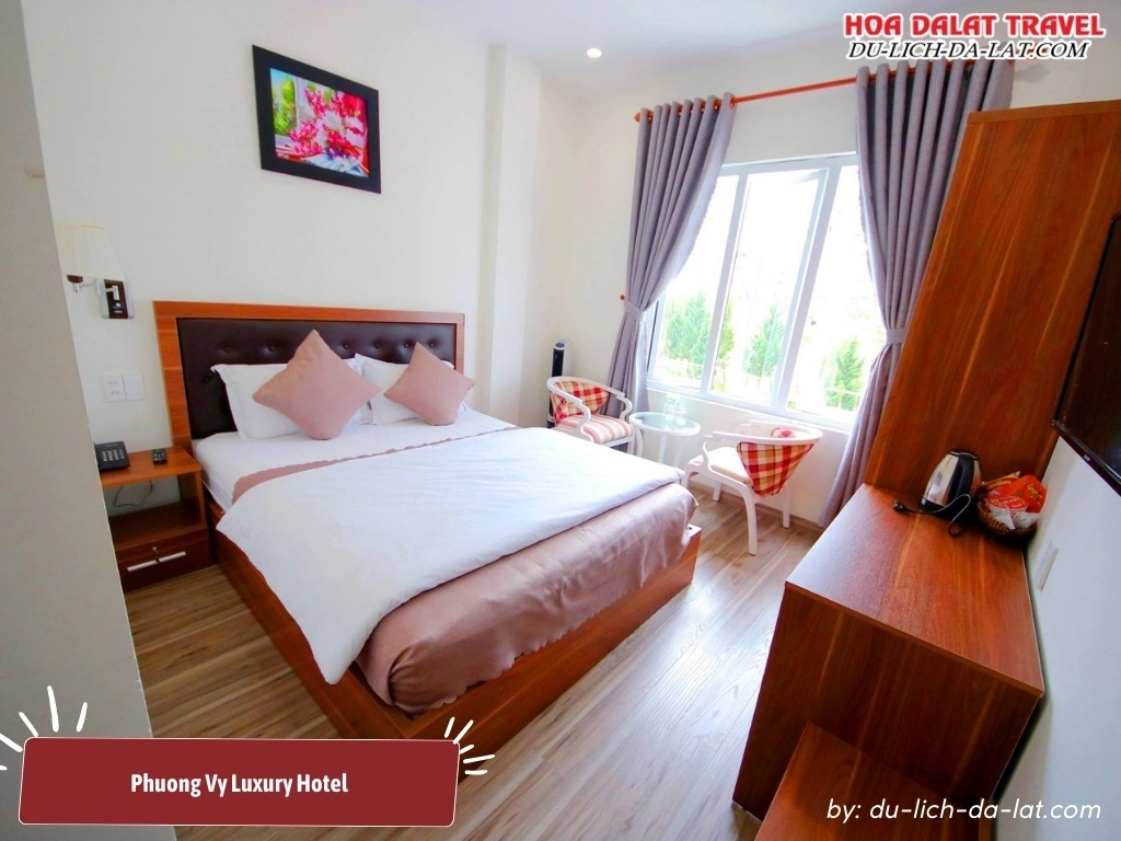 Phòng nghỉ Phuong Vy Luxury Hotel được trang bị đầy đủ tiện nghi hiện đại, có tầm nhìn ra thành phố