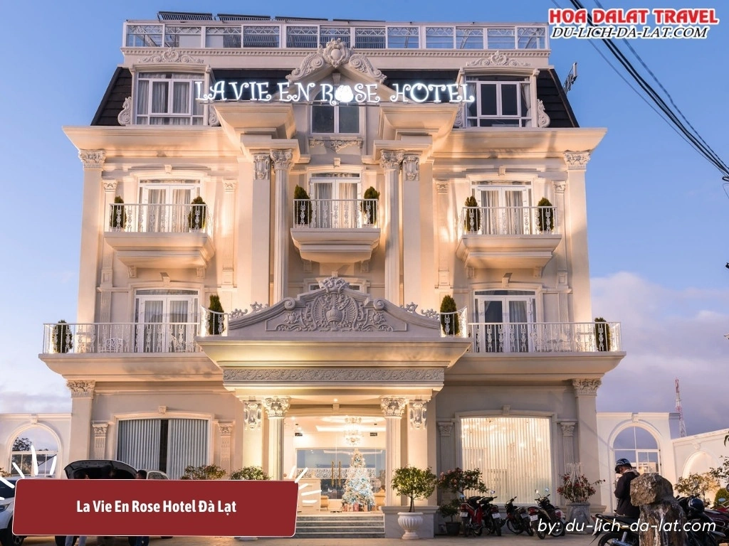 La Vie En Rose Hotel Đà Lạt là khách sạn 3 sao mang phong cách châu Âu lãng mạn