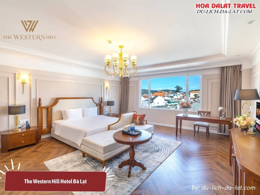 Không gian và nội thất phòng The Western Hill Hotel Đà Lạt được thiết kế để mở ra không gian thoáng đãng với cửa sổ lớn, bồn tắm nằm sang trọng, tiện nghi 