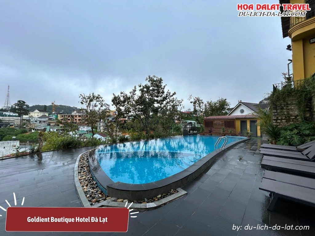 Hồ bơi ngoài trời ở Goldient Boutique Hotel 