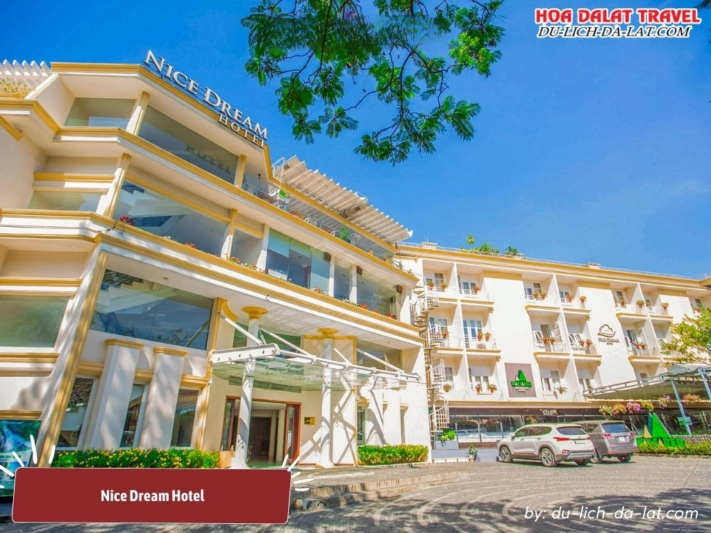 Nice Dream Hotel được thiết kế theo phong cách kiến trúc Đà Lạt xưa ấm cúng và sang trọng