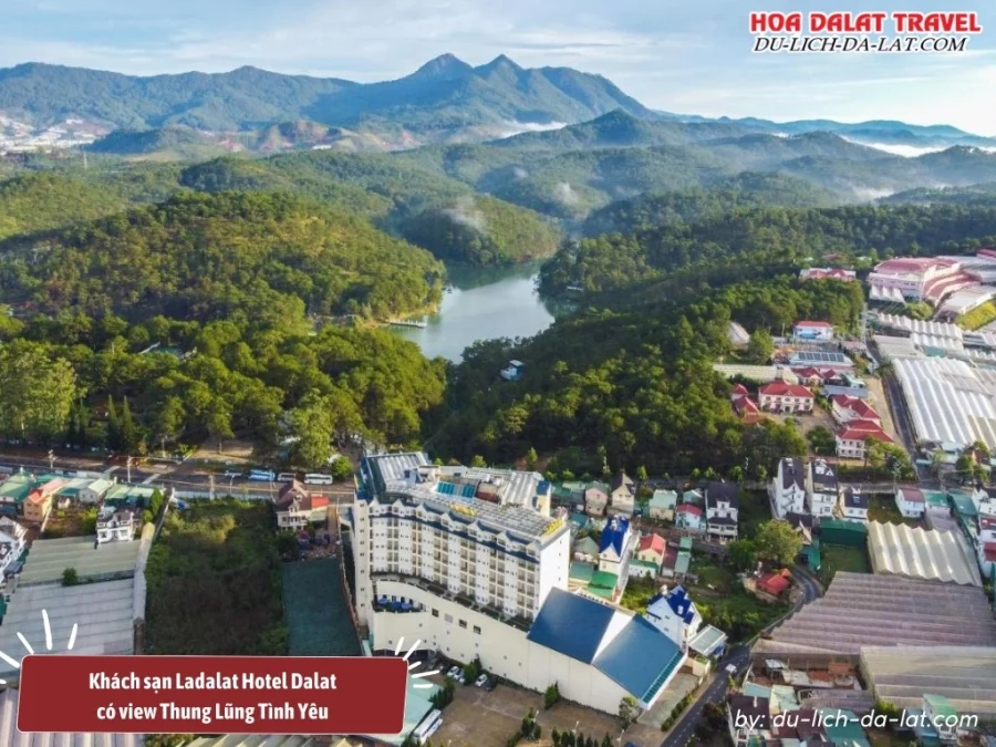 View Thung Lũng Tình Yêu thơ mộng từ Ladalat Hotel