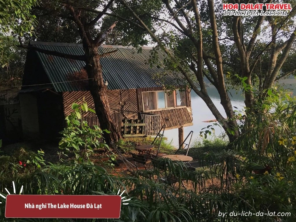 Nhà nghỉ The Lake House Đà Lạt nằm ngay bên hồ Tuyền Lâm thơ mộng