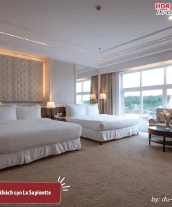 Phòng Family Suite tại La Sapinette rộng rãi, thiết kế ấm cúng, lý tưởng cho gia đình với đầy đủ tiện nghi hiện đại