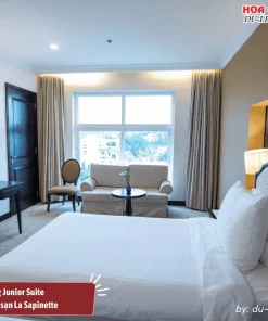 Phòng Junior Suite tại La Sapinette thiết kế thanh lịch, không gian tiện nghi và sang trọng, mang đến trải nghiệm nghỉ dưỡng thoải mái