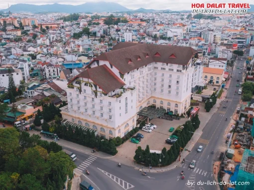 Khách sạn Sài Gòn Đà Lạt tọa lạc tại trung tâm thành phố Đà Lạt