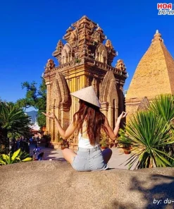 Check in tháp Bà Ponagar khi đi tour Nha Trang Đà Lạt 4N3Đ của Du-lich-da-lat Com