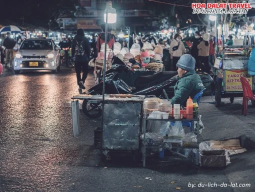 Lịch trình tối ngày 2 tour Cà Mau Đà Lạt ghép đoàn 4 ngày 3 đêm tham quan chợ đêm Đà Lạt