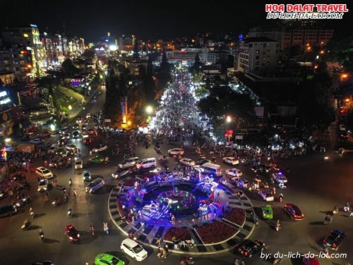 Lịch trình tối ngày 3 tour Đà Lạt Tết Tây ghép đoàn 4 ngày 3 đêm tự do khám phá Đà Lạt về đêm