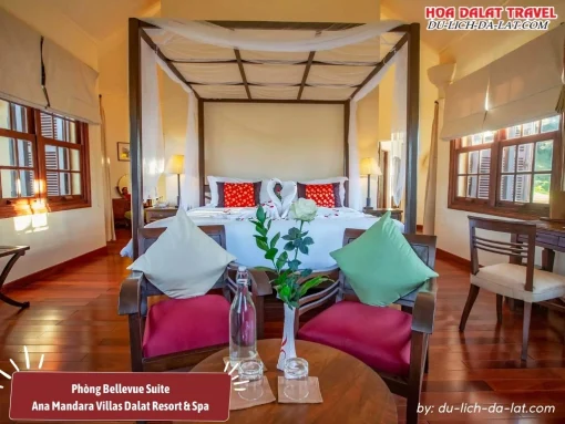 Phòng Bellevue Suite tại Ana Mandara Villas Dalat Resort & Spa diện tích khoảng 71-72 m2, được trang bị giường King, phòng khách rộng rãi và ban công riêng