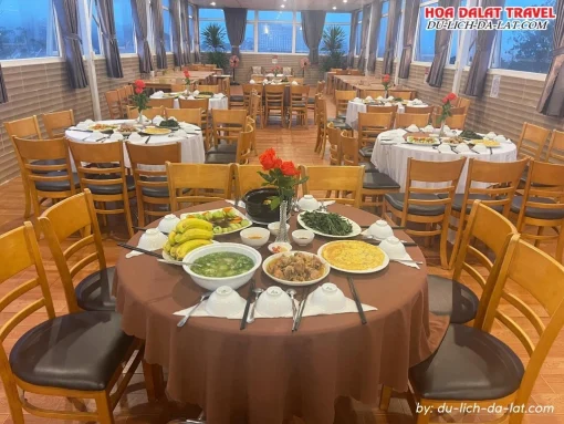 Nhà hàng Anh Đức Hotel Đà Lạt phục vụ ẩm thực phong phú theo phong cách Âu – Á menu hấp dẫn