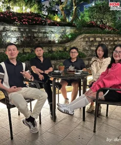 Du khách thư giãn với không gian lãng mạn về đêm ở Bạch Place Đà Lạt