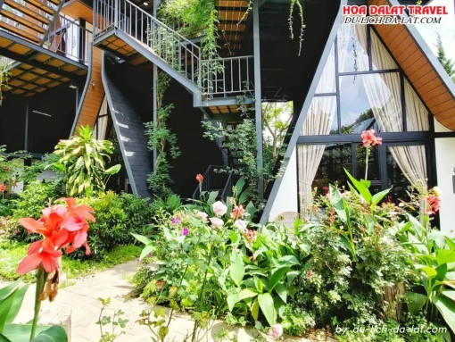 Bạch Place mang đến không gian xanh mát và yên bình cho du khách