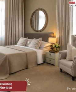 Villa Deluxe King tại Bạch Place Đà Lạt sang trọng và tinh tế, phòng có diện tích 26m2, nội thất trong phòng được chăm chút với gam màu tinh tế và nghệ thuật