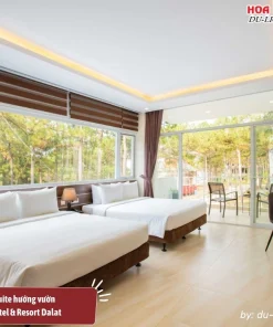 Phòng Premium Suite Hướng Vườn tại Cereja Hotel và Resort Dalat có diện tích 50m2, có sân hiên lớn và hai cửa sổ lớn, tiện nghi phòng đầy đủ