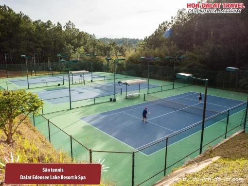 Sân tennis phục vụ khách lưu trú tại Dalat Edensee Lake Resort & Spa