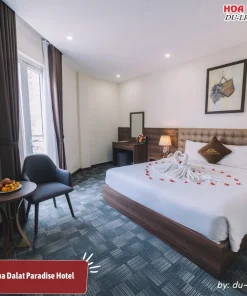 Phòng nghỉ Dalat Paradise Hotel có tiện nghi cao cấp như điều hòa, minibar, két an toàn, bàn làm việc, tủ quần áo, phòng tắm riêng