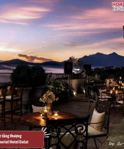 Sky Bar tầng thượng tại Golden Imperial Hotel lãng mạn, view toàn cảnh thành phố về đêm