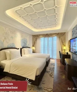 Phòng Deluxe Twin tại Golden Imperial Hotel trang bị hai giường đơn có diện tích khoảng 28m2, tiện nghi trong phòng bao gồm minibar, két an toàn, bàn làm việc và phòng tắm riêng