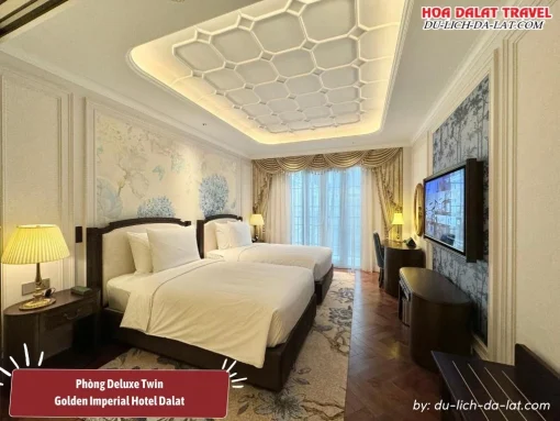 Phòng Deluxe Twin tại Golden Imperial Hotel trang bị hai giường đơn có diện tích khoảng 28m2, tiện nghi trong phòng bao gồm minibar, két an toàn, bàn làm việc và phòng tắm riêng
