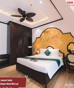 Phòng Junior Suite tại Goldient Boutique Hotel có diện tích khoảng 70m2, trang bị giường King cỡ lớn, có ban công, tiện nghi đầy đủ
