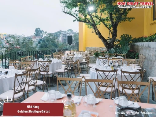 Nhà hàng Goldient Restaurant ở Goldient Boutique Hotel Đà Lạt có không gian thoáng đãng cùng thực đơn đa dạng