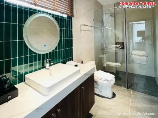 Tiện nghi phòng vệ sinh ở khách sạn Goldient Boutique Đà Lạt