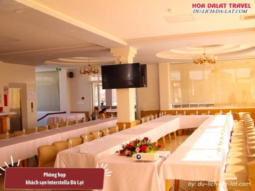 Phòng họp tại khách sạn Interstella Đà Lạt có sức chứa tối đa 100 người, tiện nghi