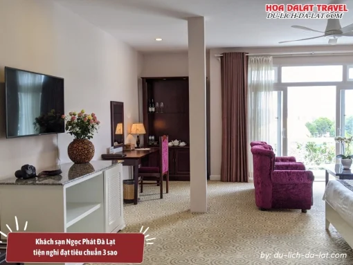 Khách sạn Ngọc Phát Đà Lạt tiện nghi đạt tiêu chuẩn 3 sao, nội thất gỗ cao cấp, tiện nghi đầy đủ trong phòng