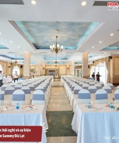 Phòng tổ chức hội nghị và sự kiện tại khách sạn Sammy Đà Lạt có sức chứa lớn, được trang bị đầy đủ tiện nghi hiện đại