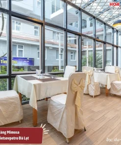 Nhà hàng Mimosa ở khách sạn Vietsovpetro Đà Lạt rộng rãi, sang trọng, phù hợp cho các buổi tiệc gia đình