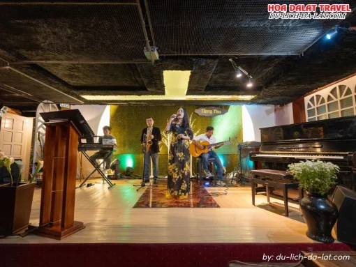 Quầy bar với âm nhạc của khách sạn Vietsovpetro