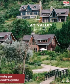 Lat Valley Retreat Village là khu nghỉ dưỡng ẩn mình trong thung lũng yên bình, bao quanh bởi rừng thông tại xã Lát