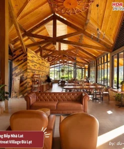 Bếp nhà Lat của Lat Valley Retreat Village tiện nghi, thiết kế gỗ độc đáo, không gian ấm cúng