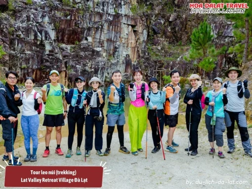 Tour leo núi (trekking) dành riêng cho khách lưu trú tại Lat Valley Retreat Village