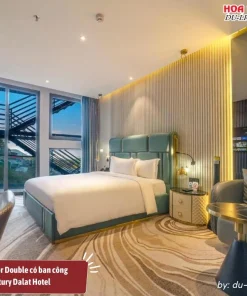 Phòng Superior Double có ban công tại New Century Hotel Đà Lạt có diện tích khoảng 25m2, được trang bị một giường đôi lớn và ban công riêng