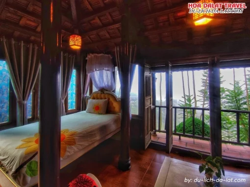 Phòng nghỉ Osaka Village Dalat với nội thất gỗ cùng phong cách Huế độc đáo