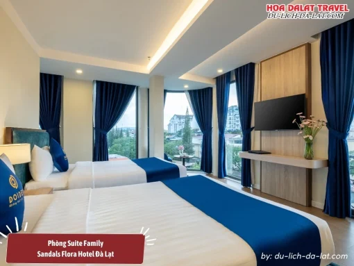 Phòng Suite Family tại Sandals Flora Hotel Đà Lạt có diện tích khoảng 30-40m2, trang bị 2 giường đôi, tiện nghi đầy đủ