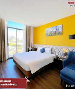 Phòng Superior tại Stillus Boutique Hotel Đà Lạt có thiết kế tối giản, diện tích 18m2, đầy đủ tiện nghi