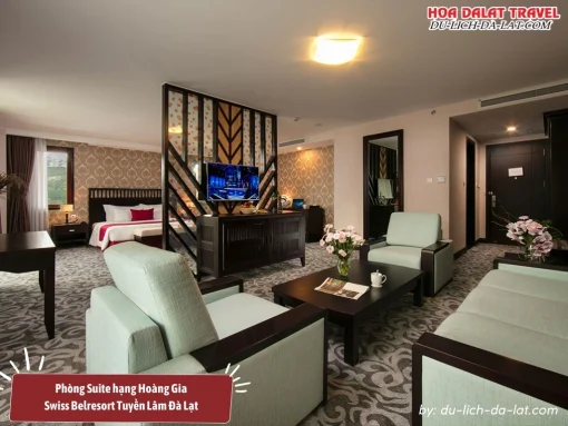 Loại phòng Suite hạng Hoàng Gia tại Swiss-Belresort Tuyền Lâm Đà Lạt có diện tích 61m2, nội thất sang trọng, đẳng cấp như sofa, tivi