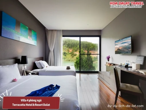 Villa 4 phòng ngủ tại Terracotta Hotel & Resort Dalat với giường đôi cỡ king, trang bị đầy đủ tiện nghi cao cấp như sàn gỗ ấm áp, quạt, két sắt, minibar, Wi-Fi, TV