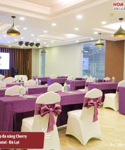 Phòng họp đa năng Cherry tại TTC Hotel Premium Đà Lạt có diện tích khoảng 120m2, được trang bị đầy đủ các thiết bị hiện đại